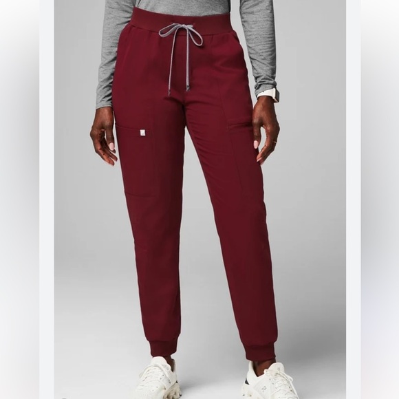 Fabletics scrub set - Picture 2 of 5